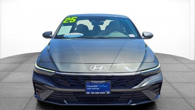 2025 Hyundai ELANTRA SE