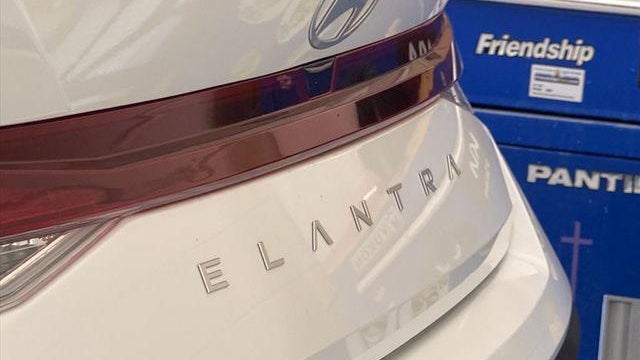 2026 Hyundai ELANTRA SE
