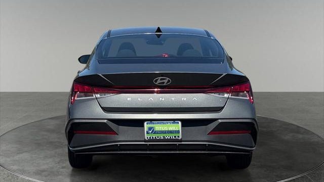 2026 Hyundai ELANTRA SE
