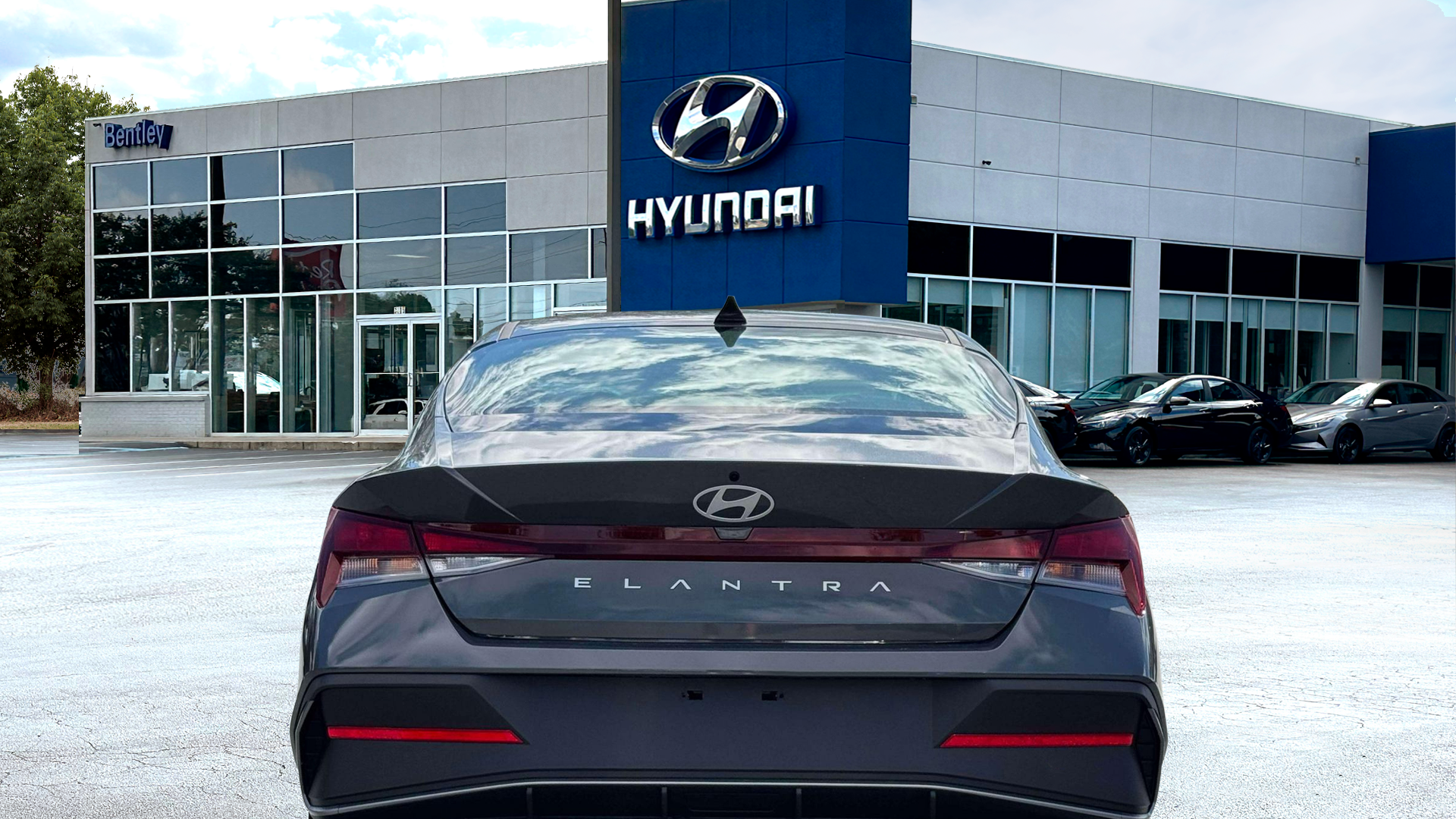 2026 Hyundai ELANTRA SE