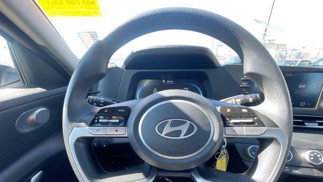 2024 Hyundai ELANTRA SE