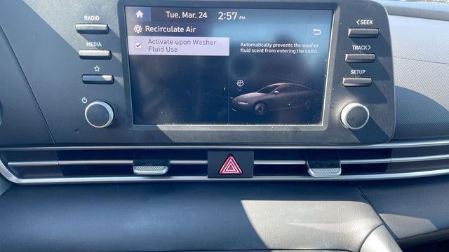 2024 Hyundai ELANTRA SE