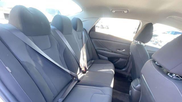 2024 Hyundai ELANTRA SE