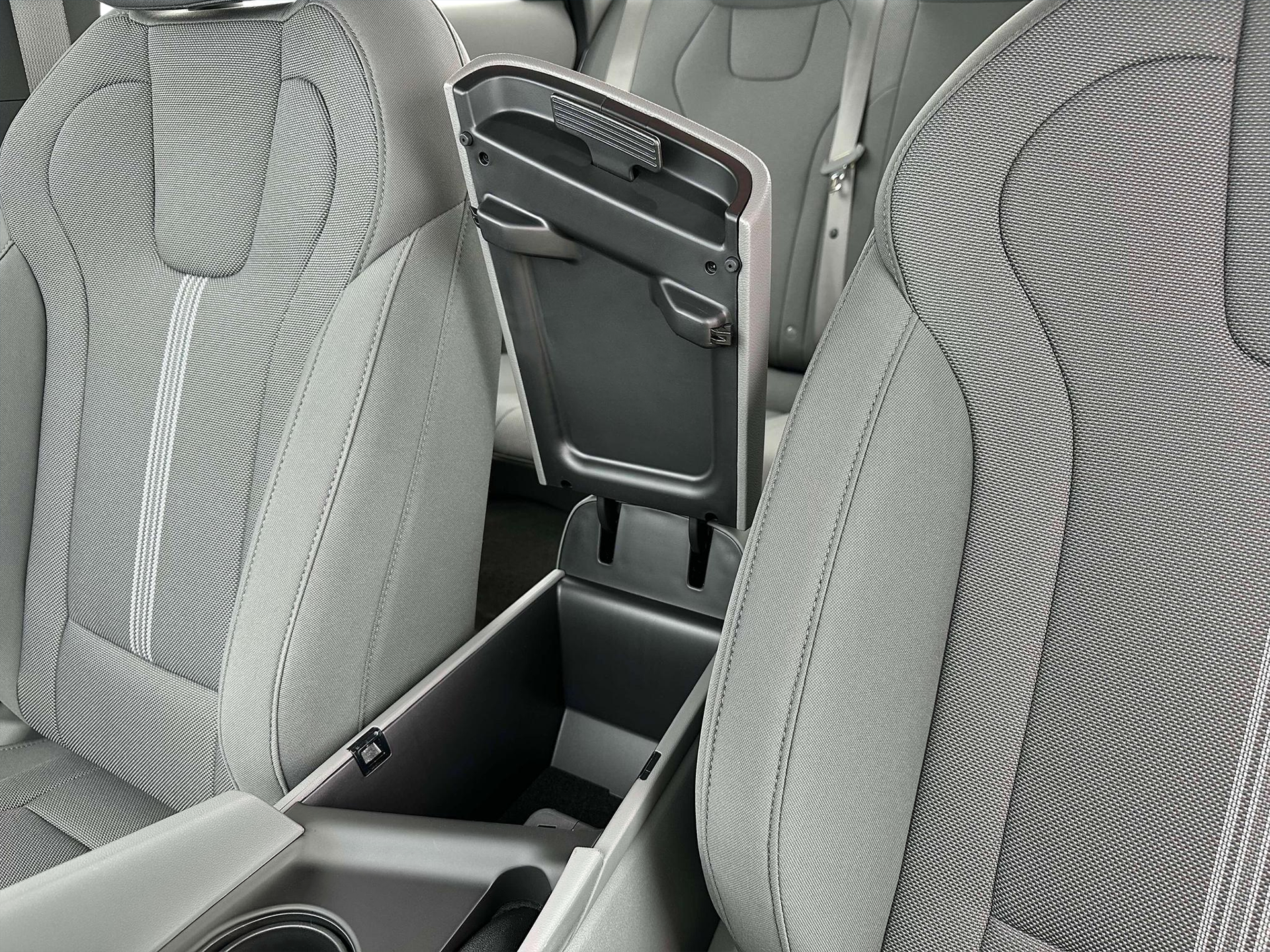 2024 Hyundai Elantra - $21,174