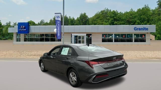 2024 Hyundai ELANTRA SE