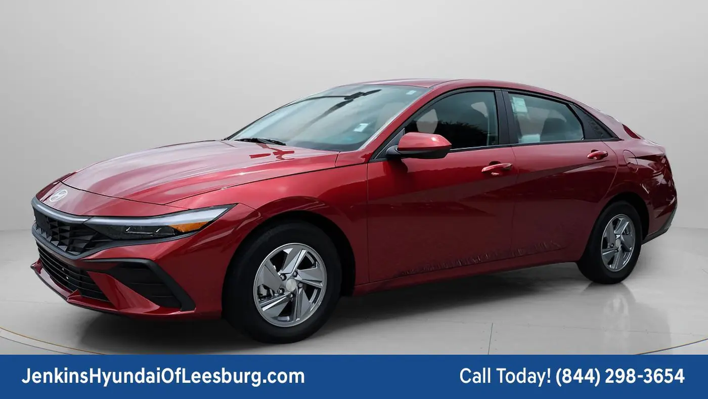 2024 Hyundai ELANTRA SE