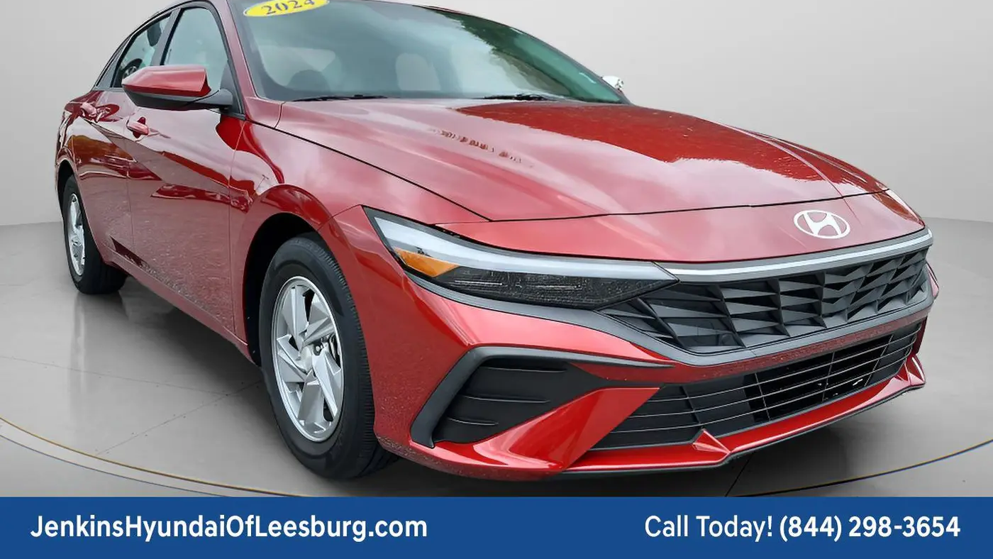 2024 Hyundai ELANTRA SE