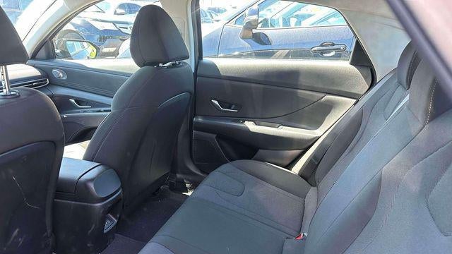 2024 Hyundai ELANTRA SE