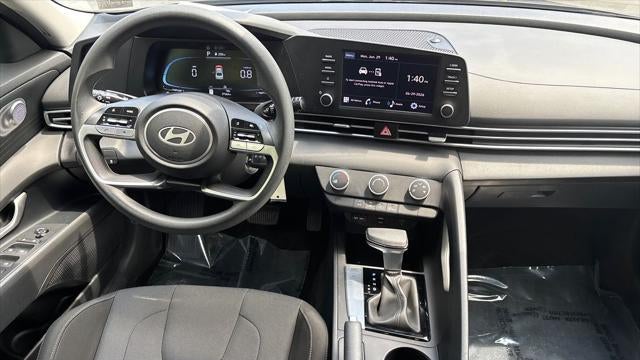 2024 Hyundai ELANTRA SE