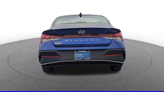 2024 Hyundai ELANTRA SE