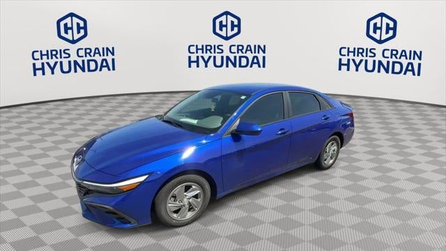 2024 Hyundai ELANTRA SE