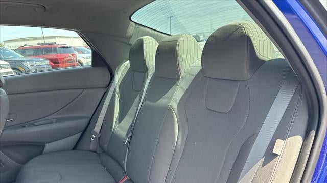 2024 Hyundai ELANTRA SE