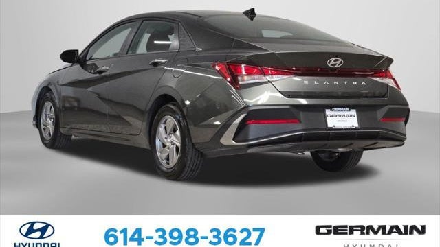 2025 Hyundai ELANTRA SE