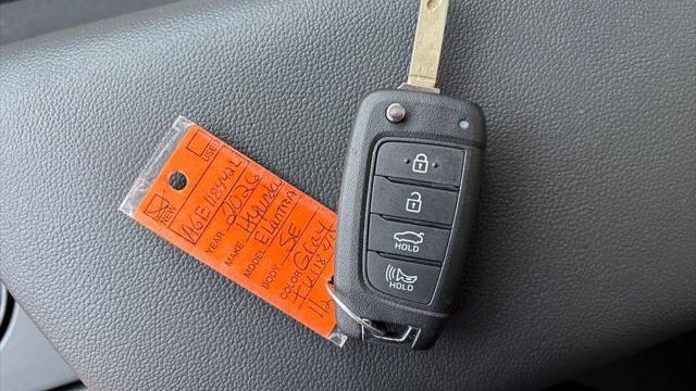 2026 Hyundai ELANTRA SE