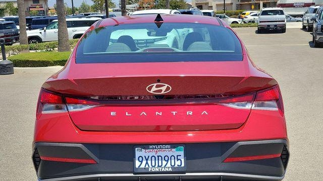 2026 Hyundai ELANTRA SE