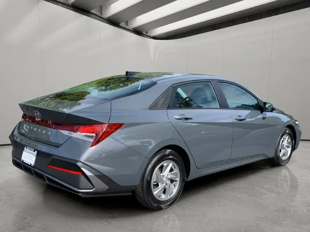 2026 Hyundai Elantra - $21,361