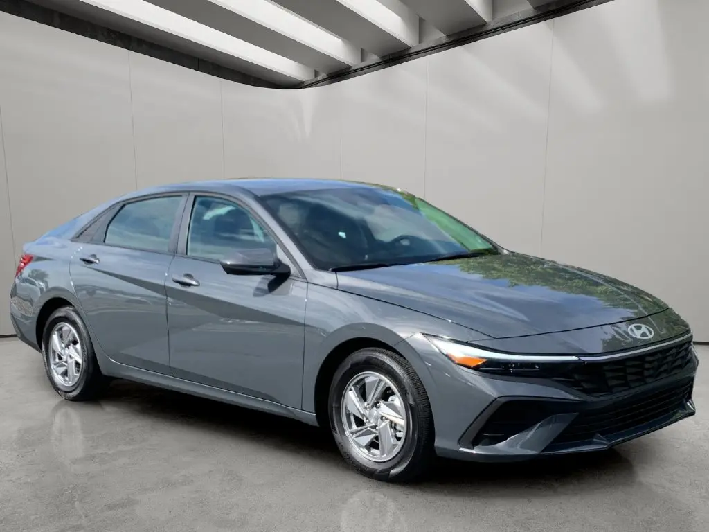 2026 Hyundai Elantra - $21,361