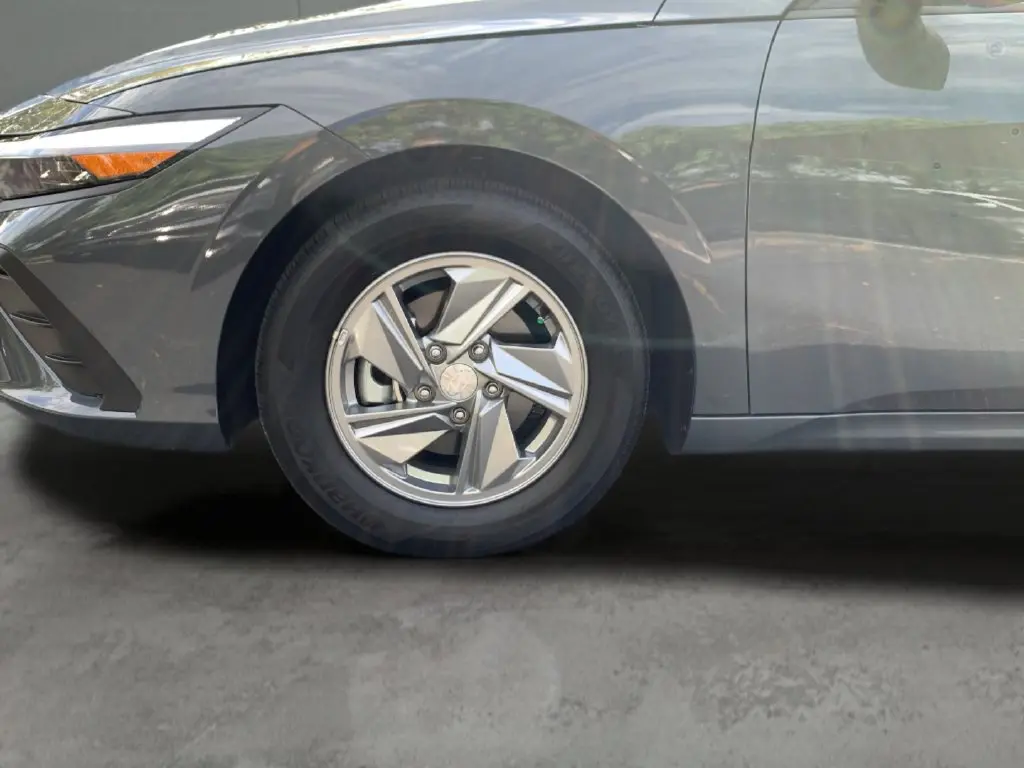 2026 Hyundai Elantra - $21,361