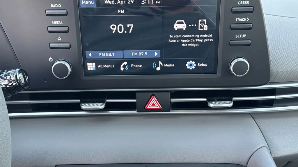 2026 Hyundai ELANTRA SE