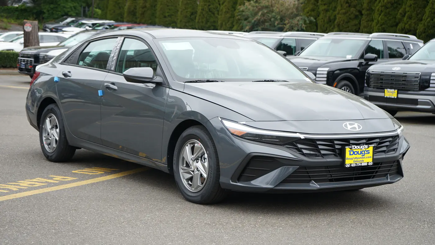 2026 Hyundai ELANTRA SE