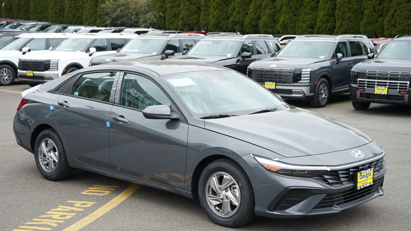 2026 Hyundai ELANTRA SE