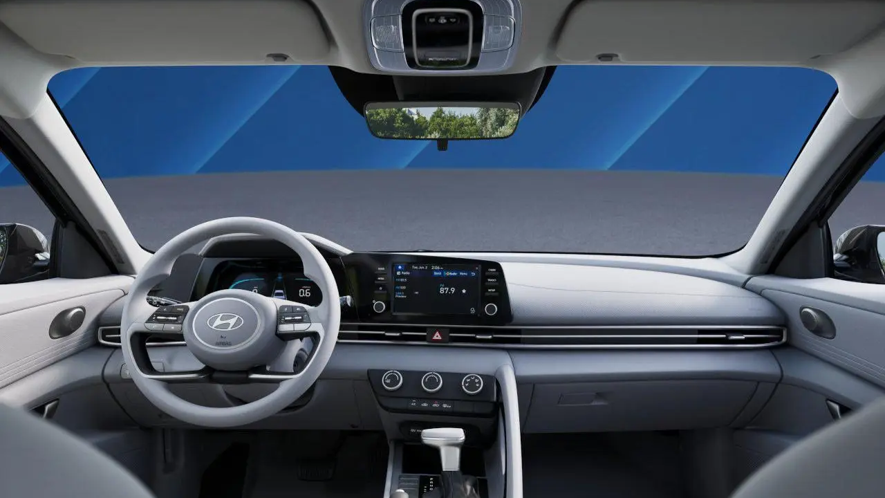 2026 Hyundai ELANTRA SE