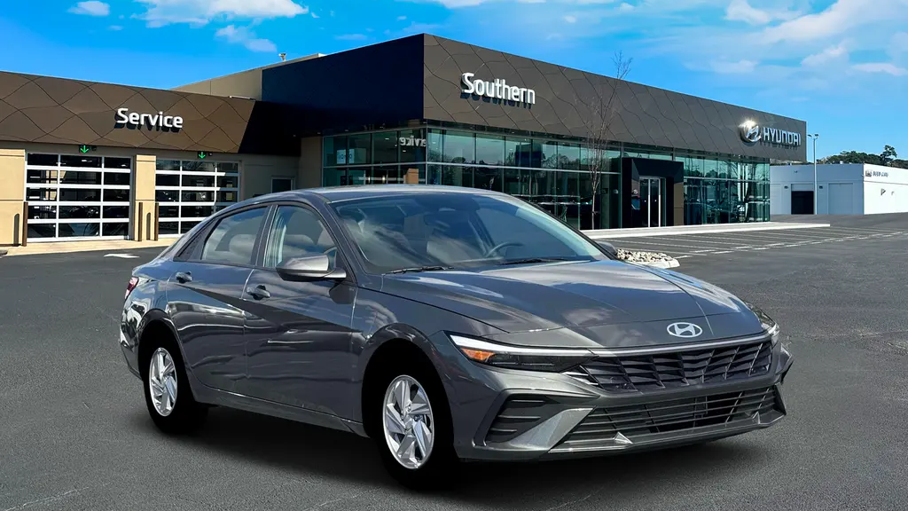 2026 Hyundai ELANTRA SE