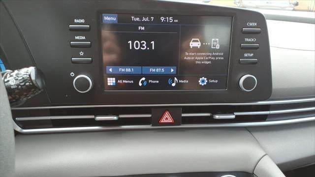 2024 Hyundai ELANTRA SE