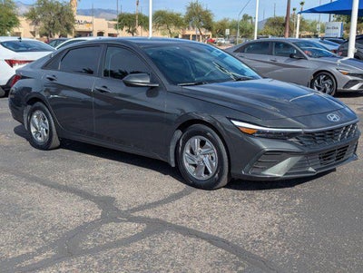 2024 Hyundai Elantra SE 4DR Sedan