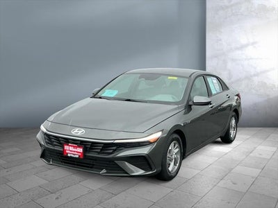 2024 Hyundai Elantra SE 4DR Sedan