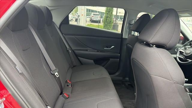 2025 Hyundai ELANTRA SE
