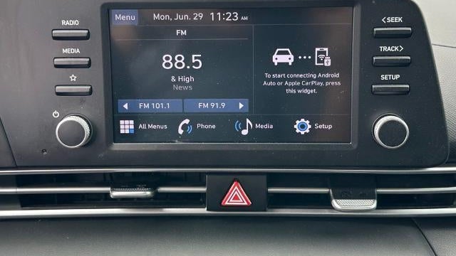 2025 Hyundai ELANTRA SE