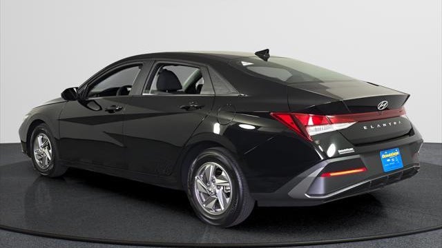 2025 Hyundai ELANTRA SE