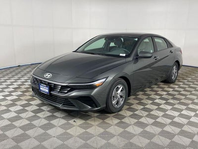 2025 Hyundai Elantra SE 4DR Sedan