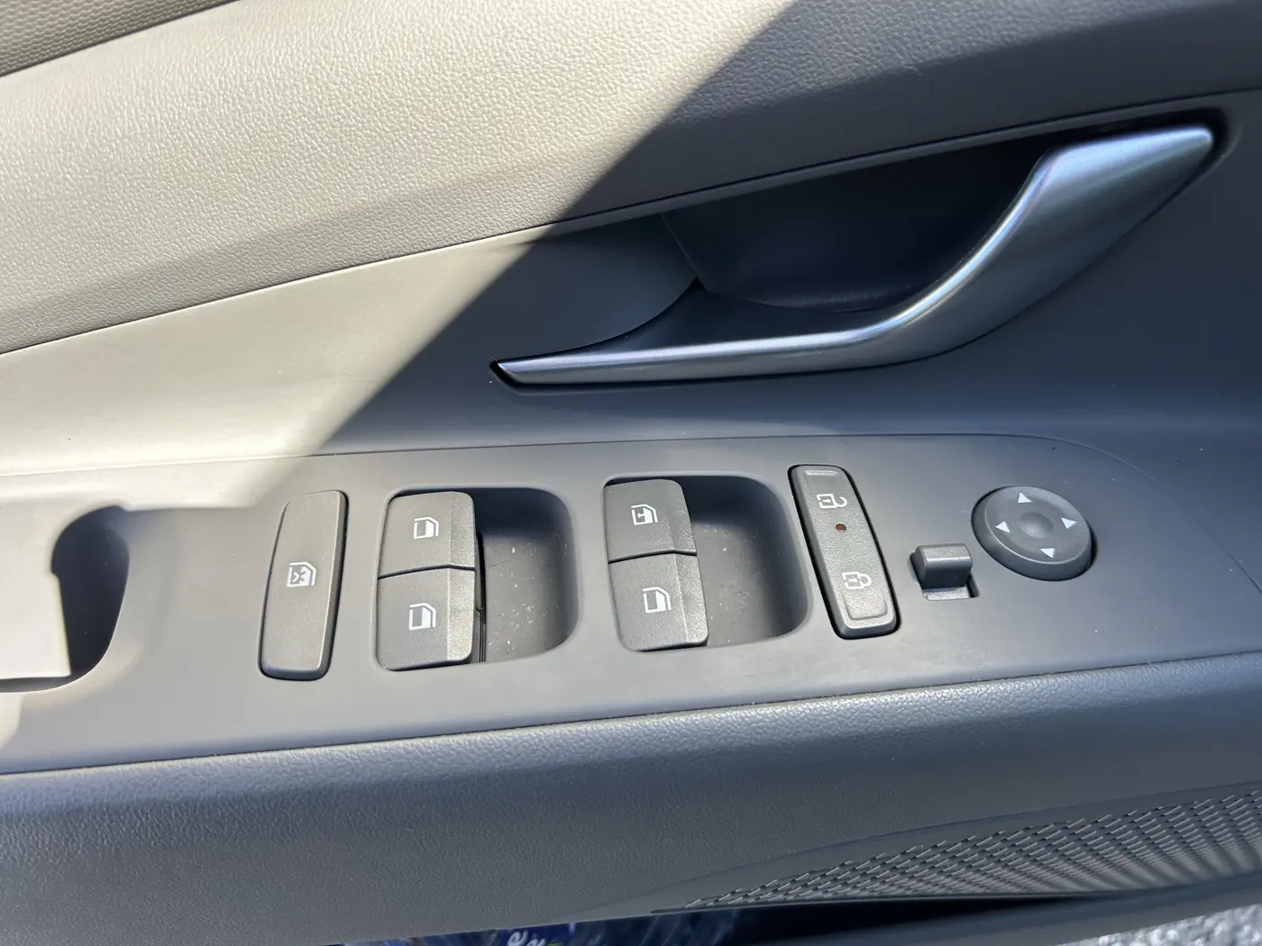 2025 Hyundai Elantra - $20,275