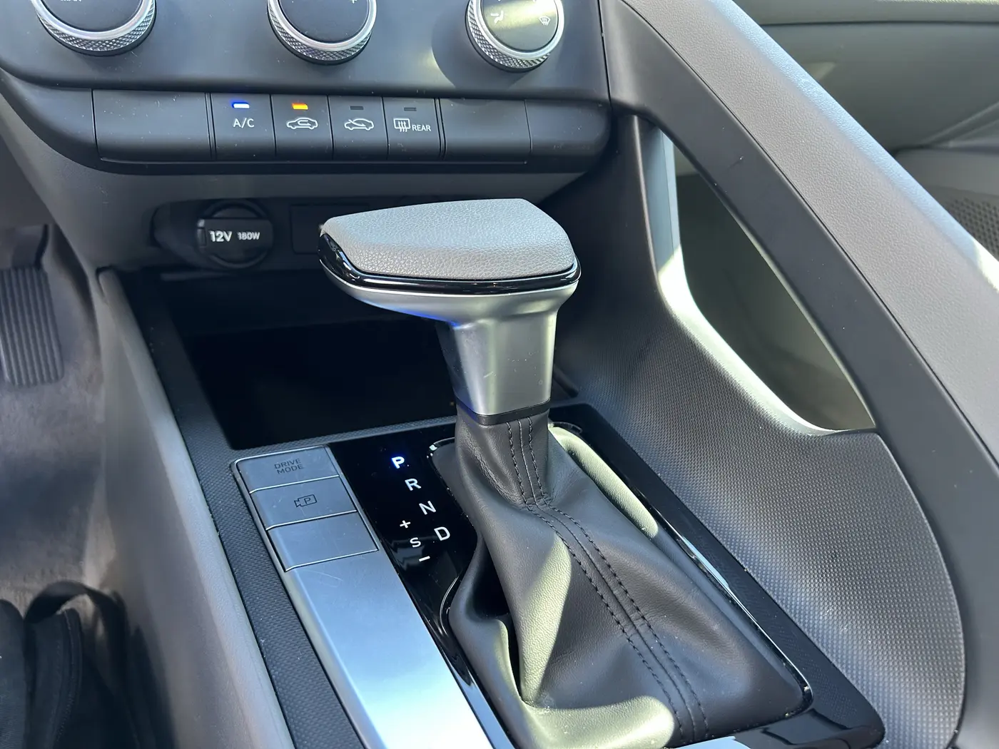 2025 Hyundai Elantra - $20,275