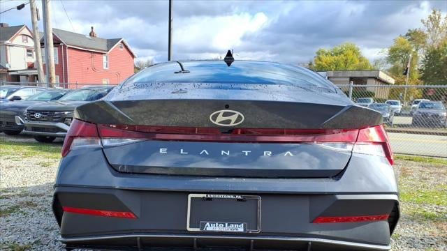2026 Hyundai ELANTRA SE