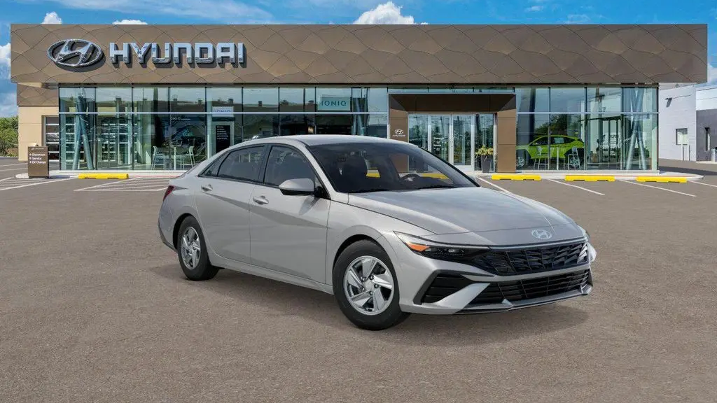 2026 Hyundai ELANTRA SE