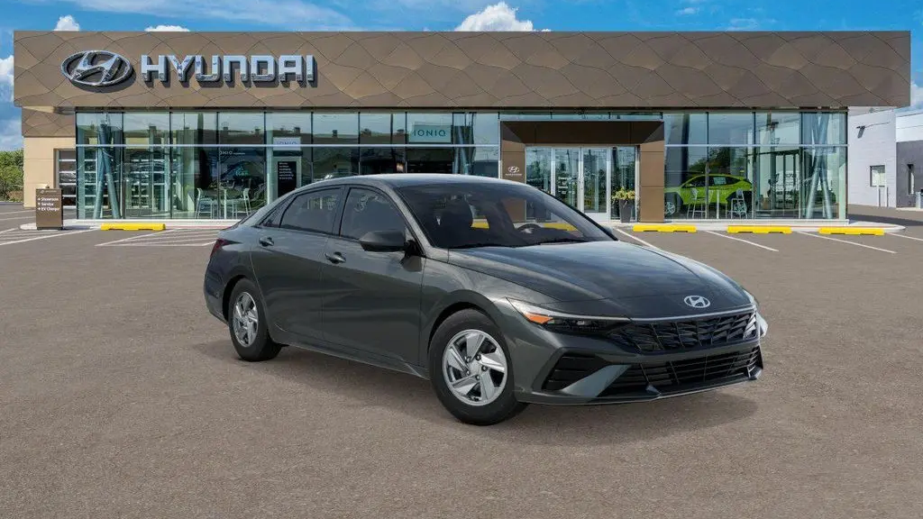 2026 Hyundai ELANTRA SE
