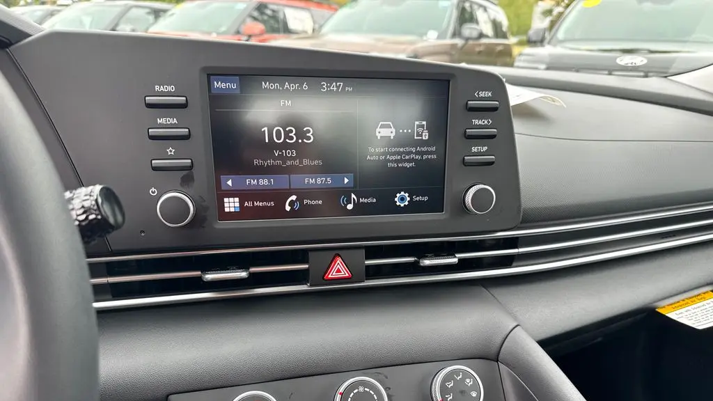 2026 Hyundai ELANTRA SE