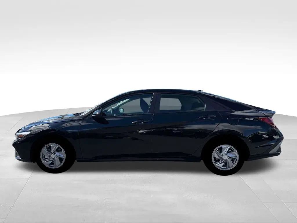 2026 Hyundai Elantra - $21,520