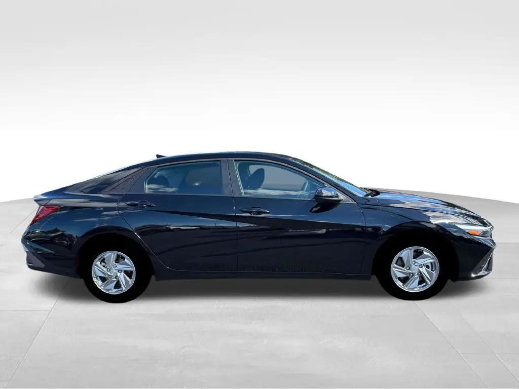 2026 Hyundai Elantra - $21,520