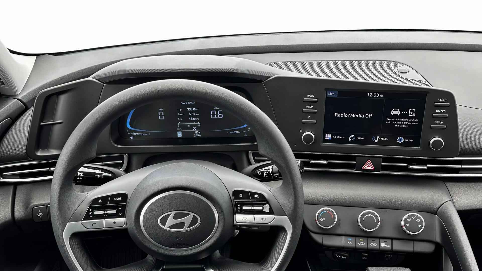 2024 Hyundai ELANTRA SE