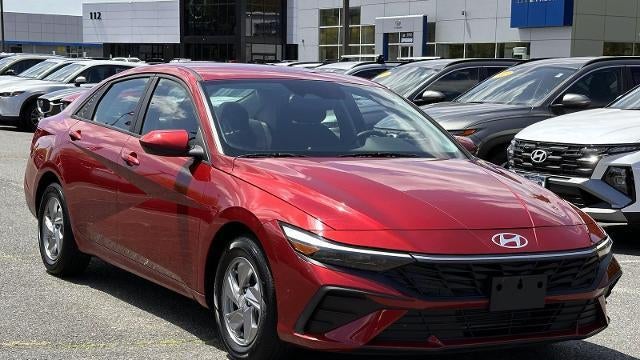 2024 Hyundai ELANTRA SE