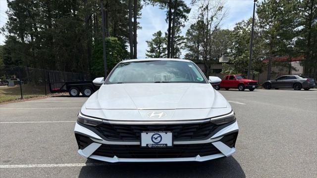 2024 Hyundai ELANTRA SE