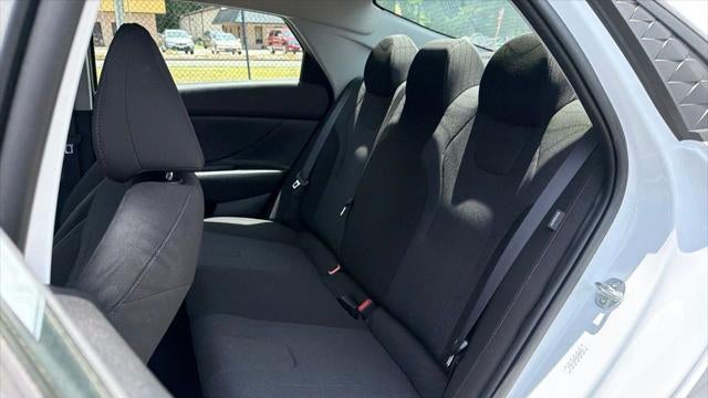2024 Hyundai ELANTRA SE