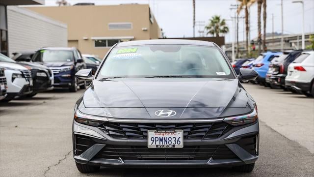 2024 Hyundai ELANTRA SE