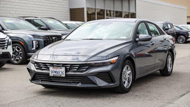 2024 Hyundai ELANTRA SE