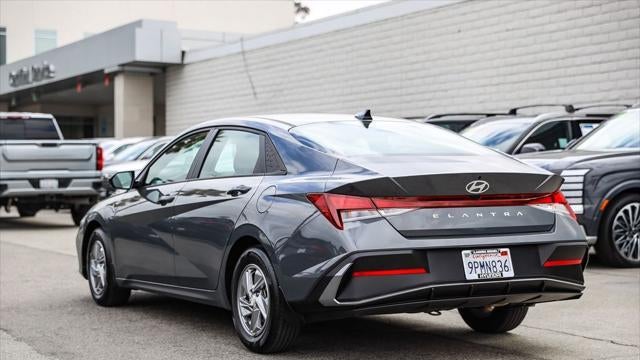 2024 Hyundai ELANTRA SE