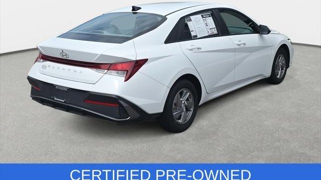 2025 Hyundai ELANTRA SE